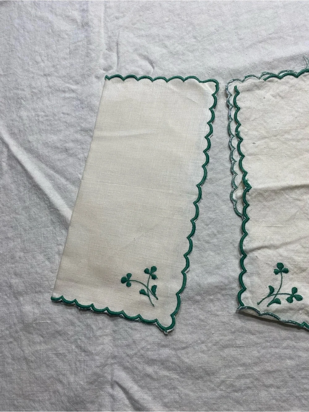 Vintage Irish Green Embroidered Tablecloth Set 48” Square 4 Napkins